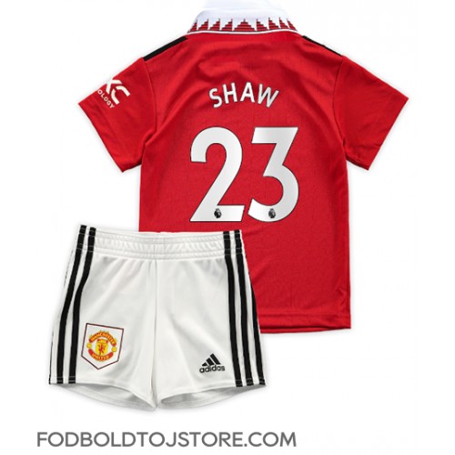 Manchester United Luke Shaw #23 Hjemmebanesæt Børn 2022-23 Kortærmet (+ Korte bukser)
